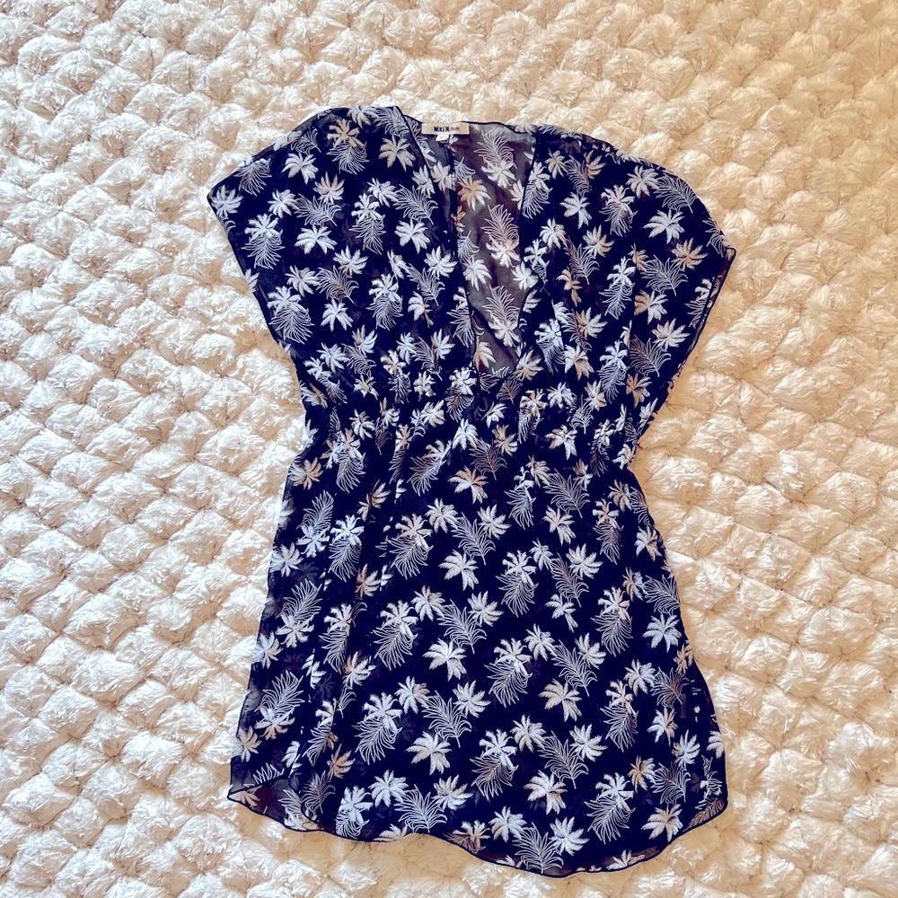 Tropical swimsuit cover by MIKEN. Black and white print. Size XL.